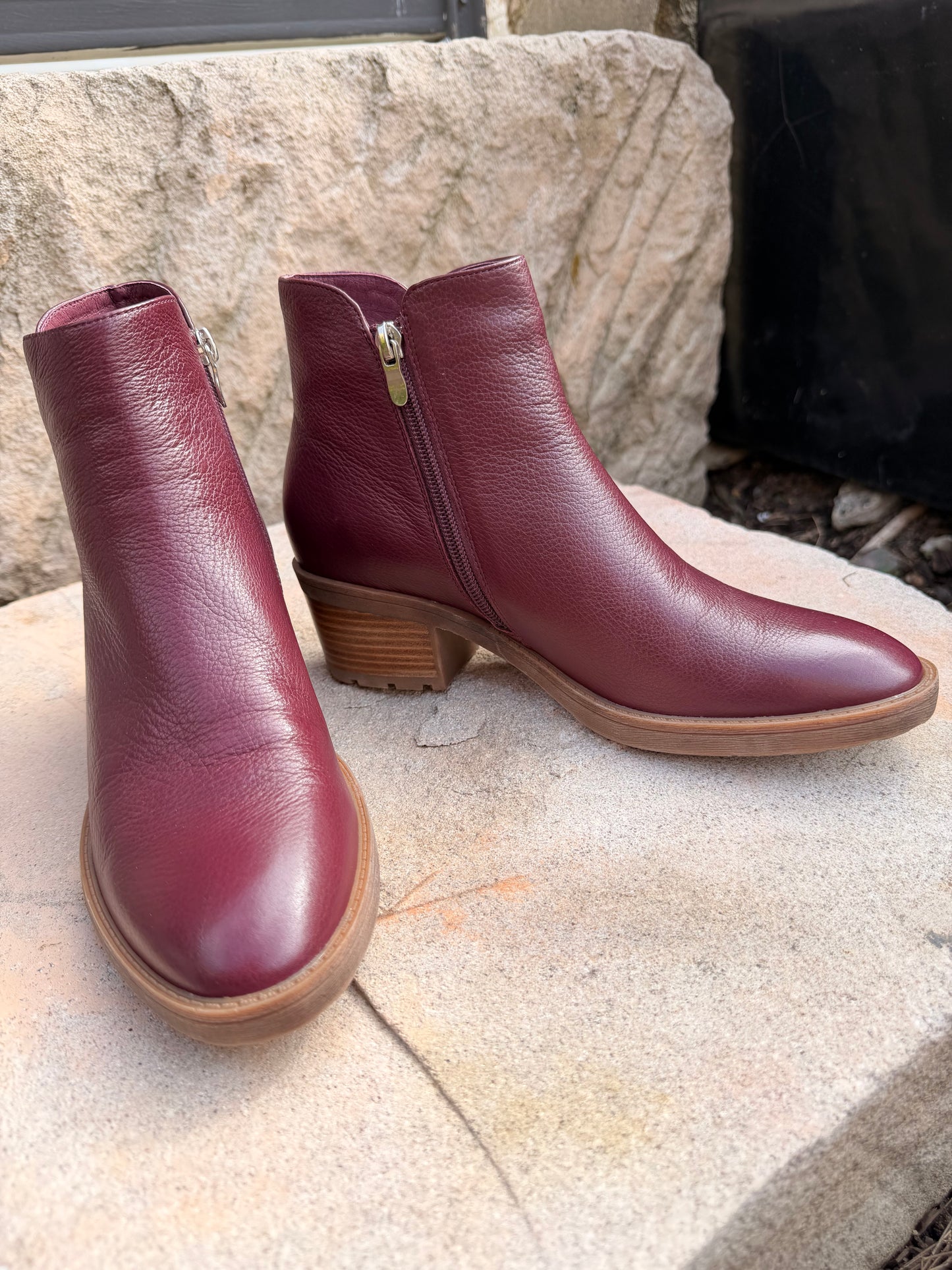 Liem - Burgundy