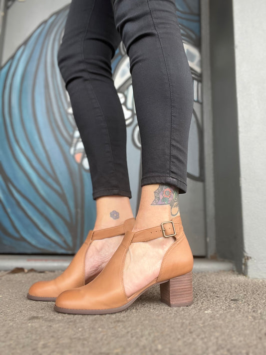 Shakila Leather Boot - Cognac/Chocolate