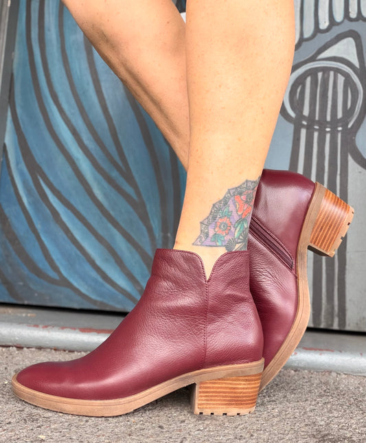 Liem - Burgundy