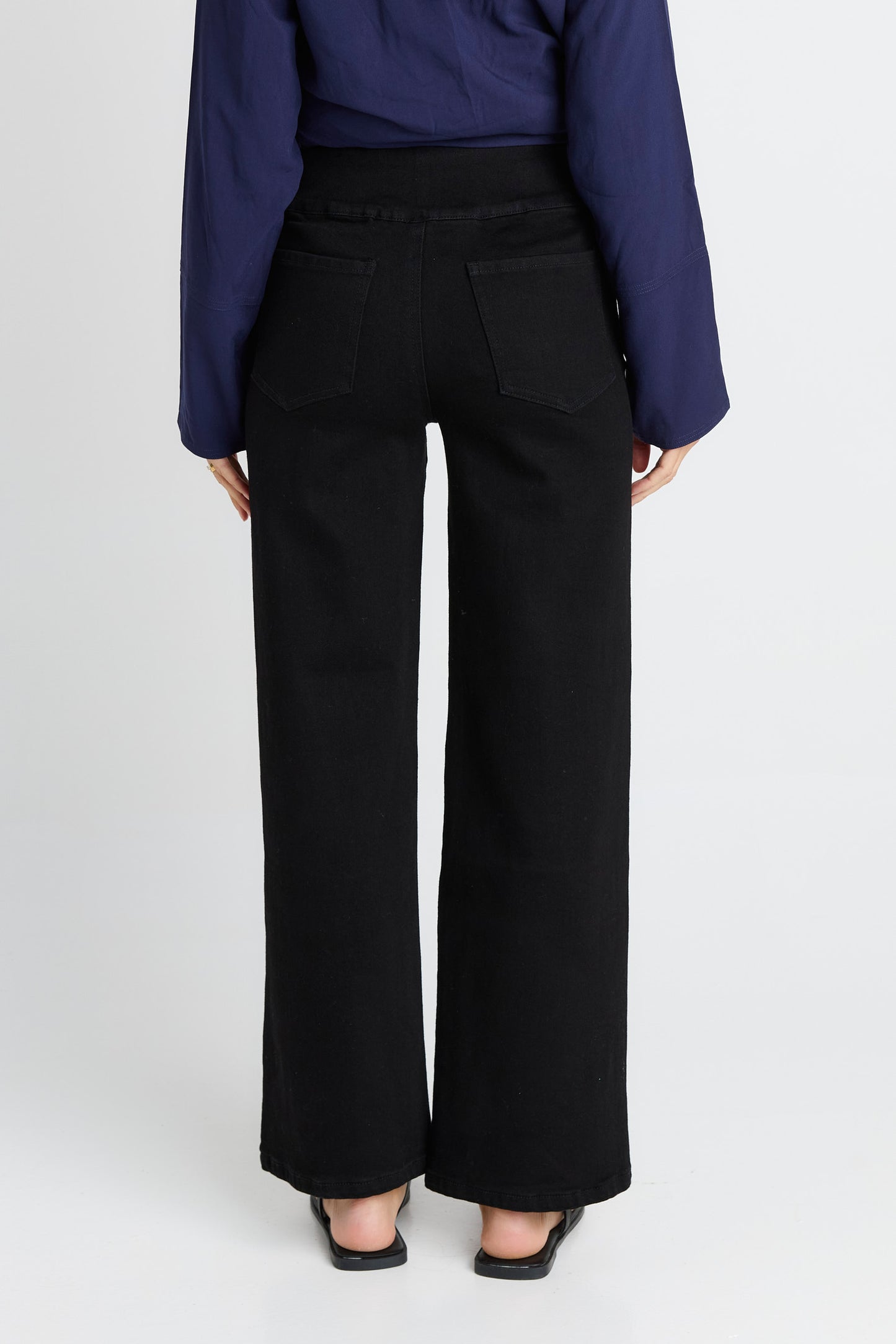Straight Stretch Jean - Black