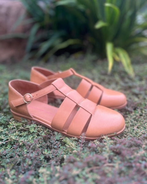 Quizzed Sandal - Camel