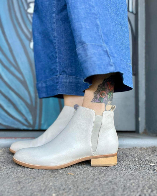 Inflict Boots - Almond Leather