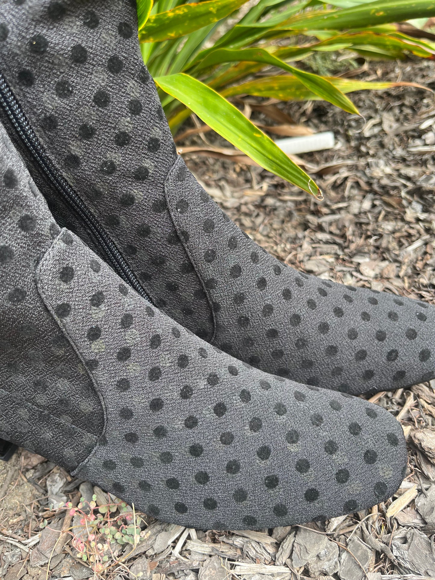 Hartful Boots - Black Spot