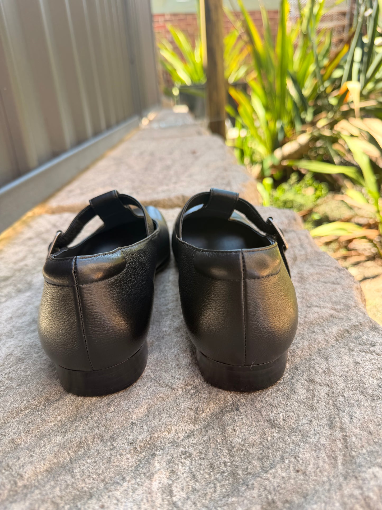 Golfie - Black Leather