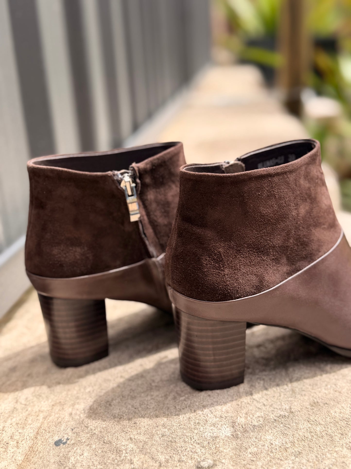 Blumas - Chocolate Suede/Leather