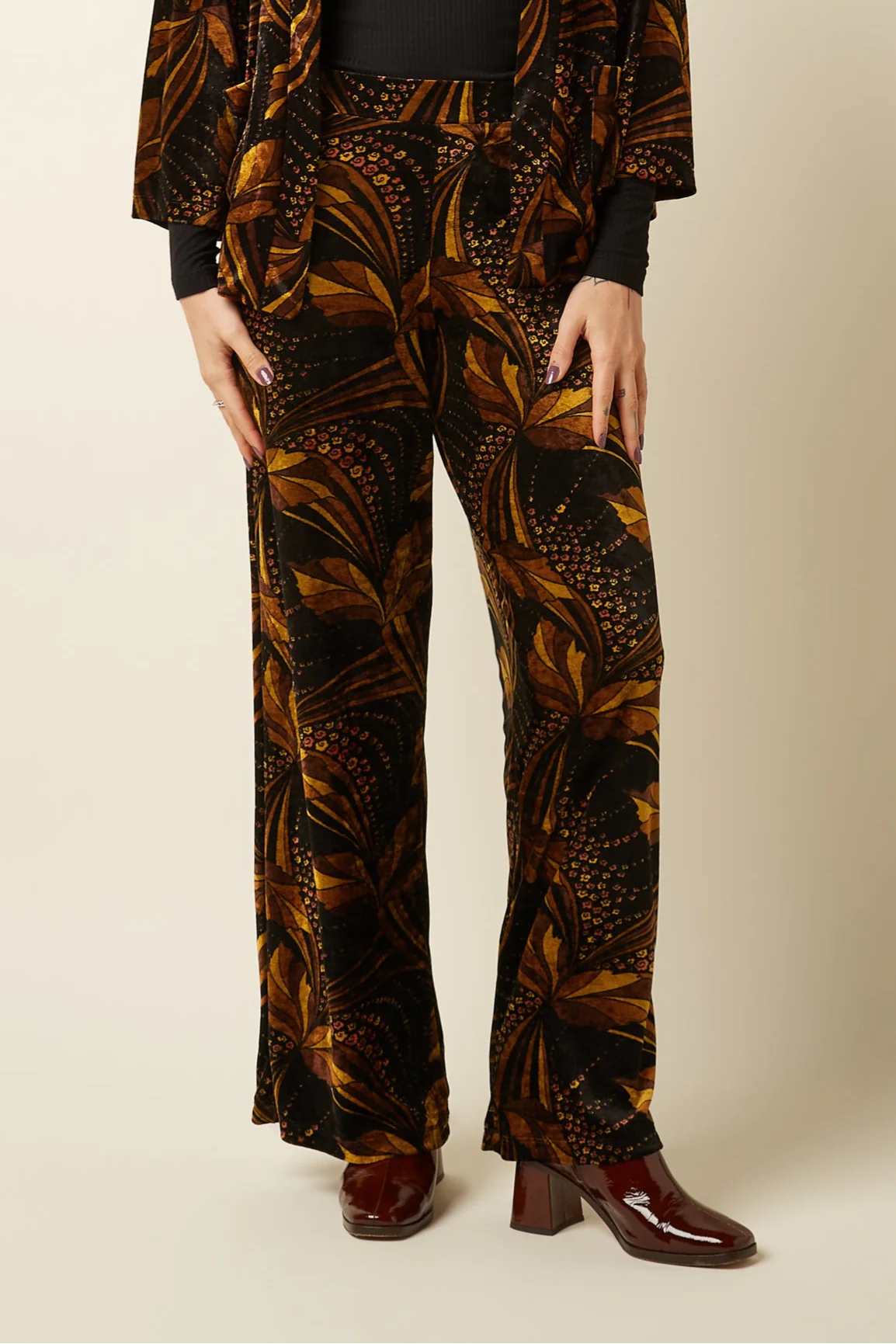Sara Pants - Shimmy