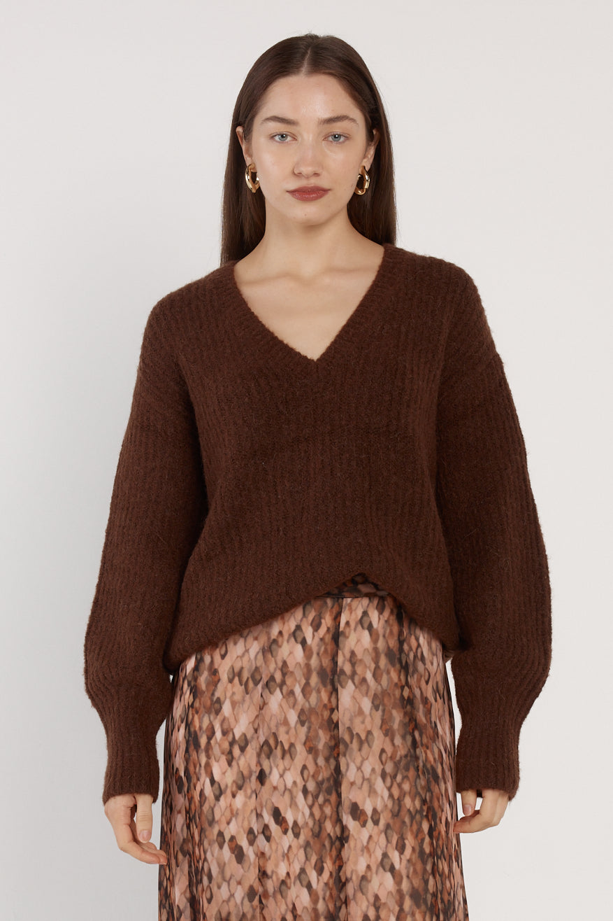 Remy V-Neck Jumper - Chocolate