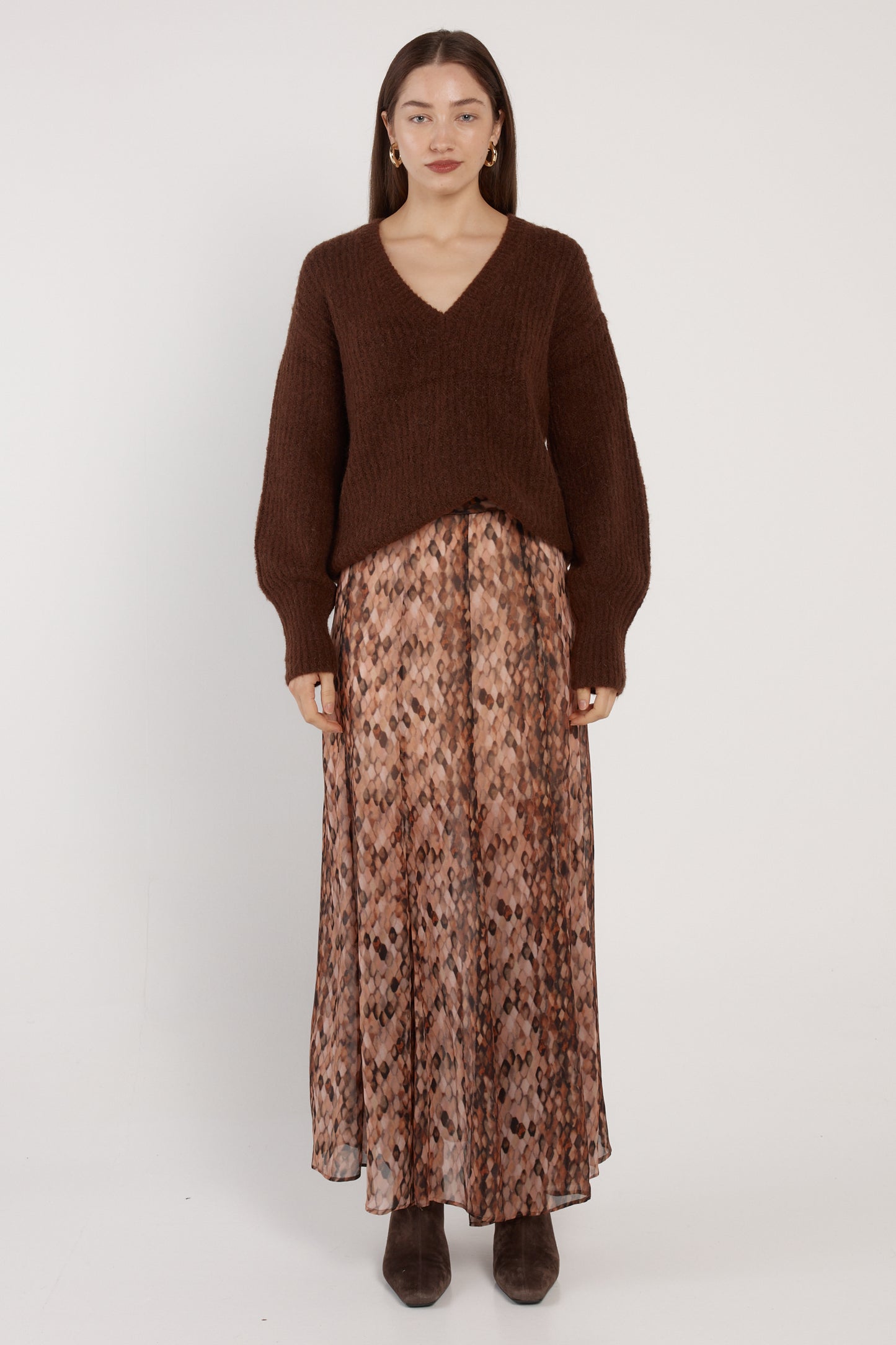 Remy V-Neck Jumper - Chocolate