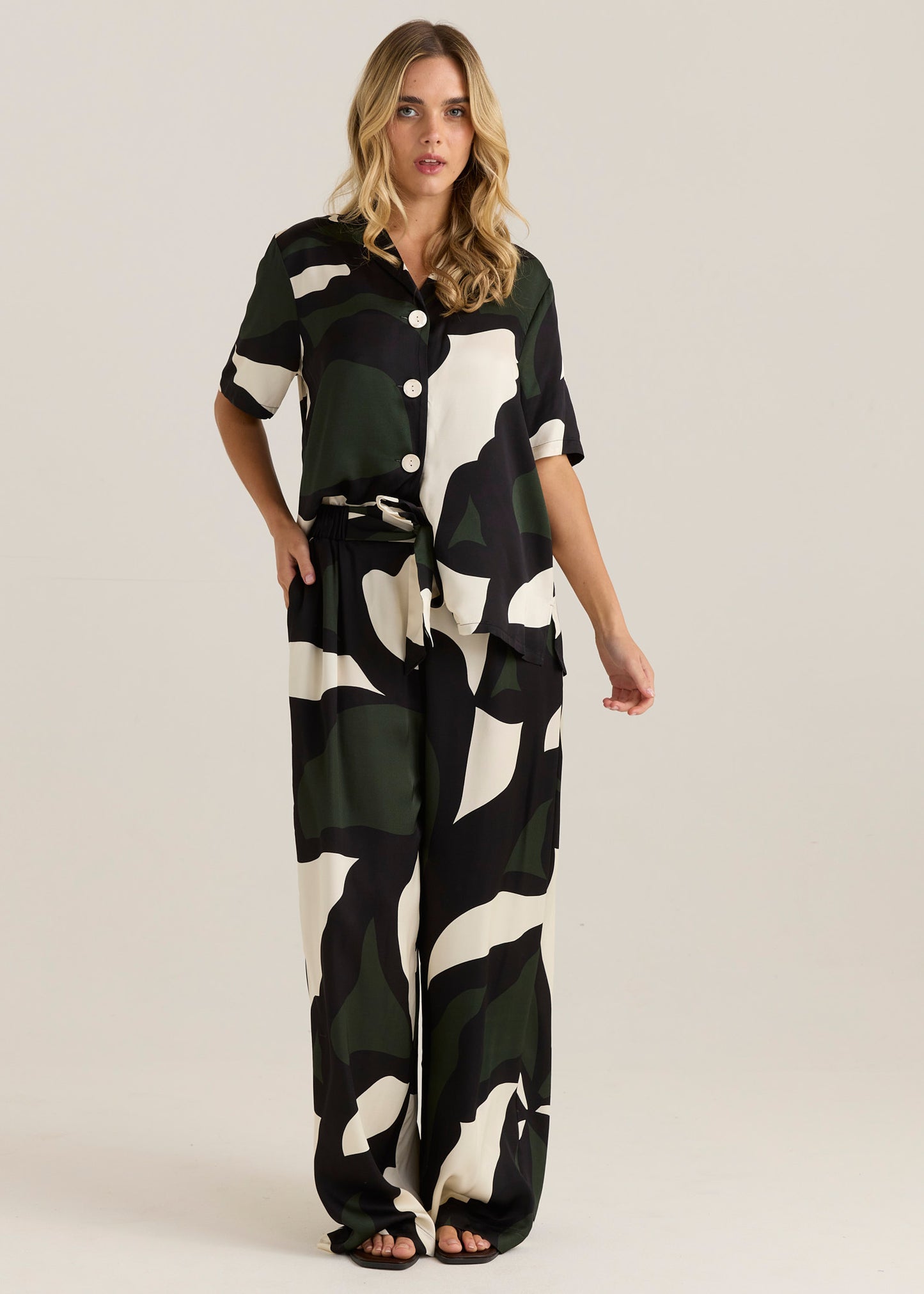 Tarni Satin Pants - Iris Abstract