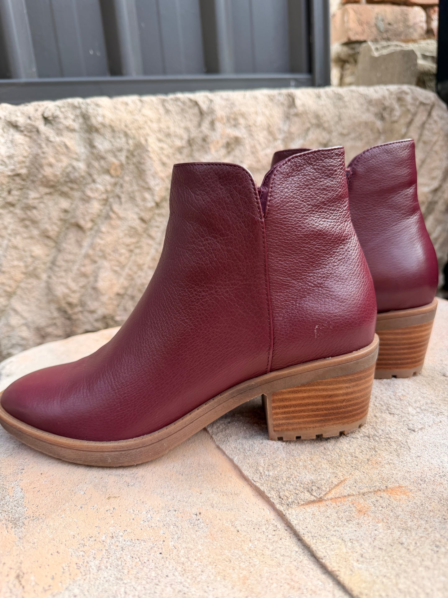 Liem - Burgundy