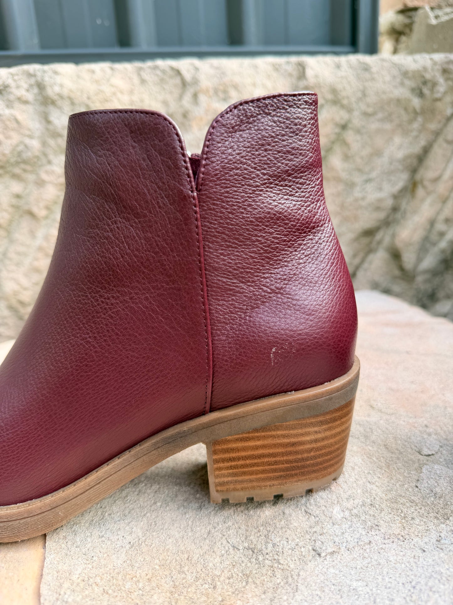Liem - Burgundy