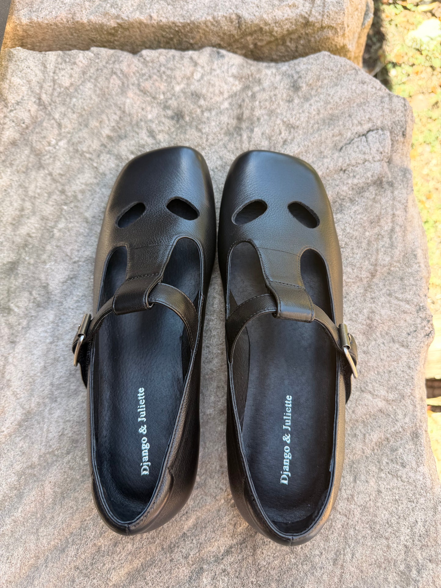 Golfie - Black Leather