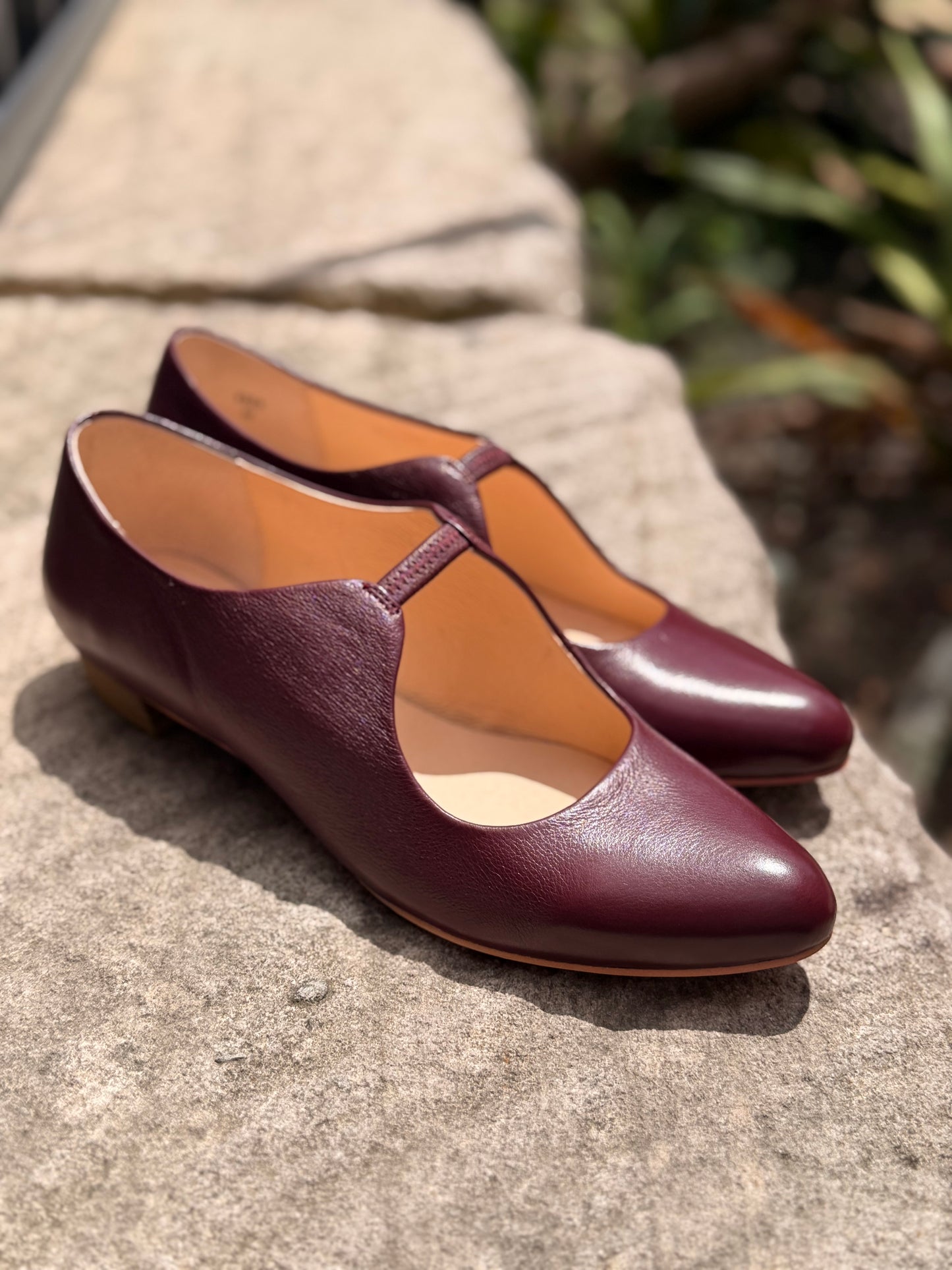 Eser - Burgundy Leather