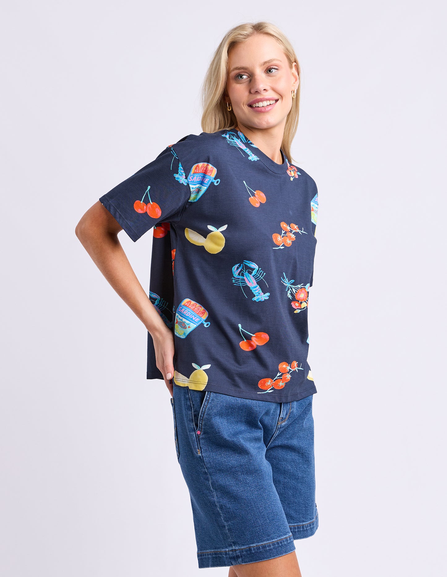 Market Tee - Navy Market Print