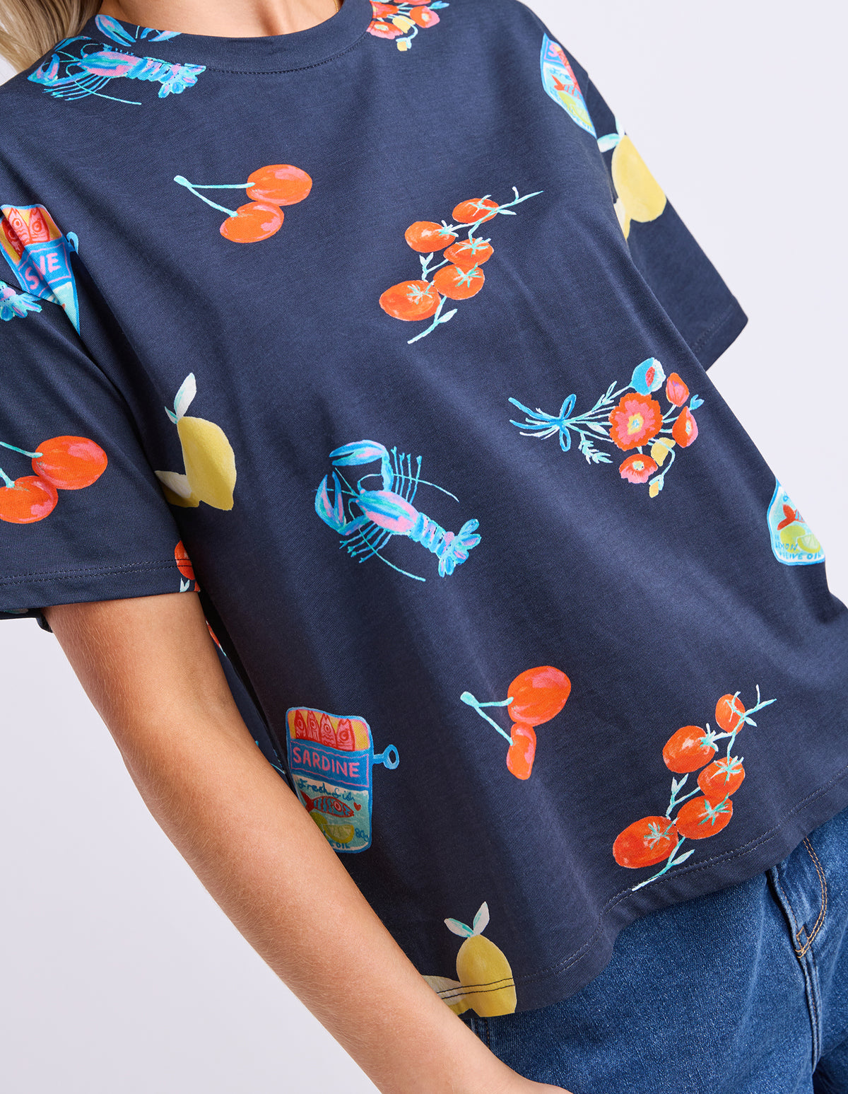 Market Tee - Navy Market Print