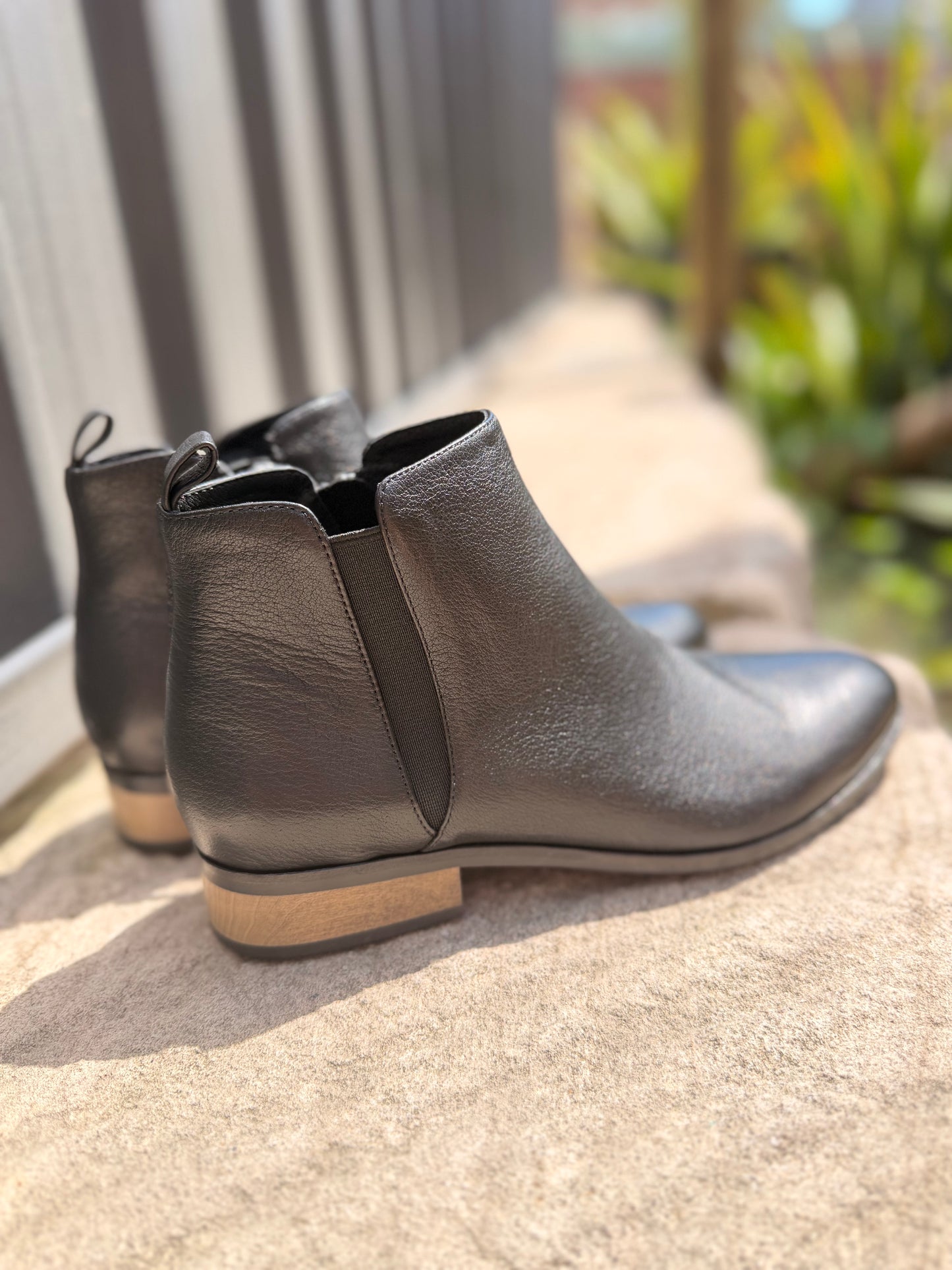 Inflict Boots - Black