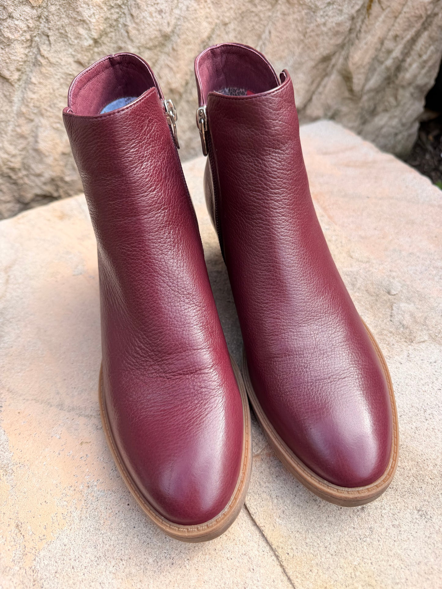 Liem - Burgundy