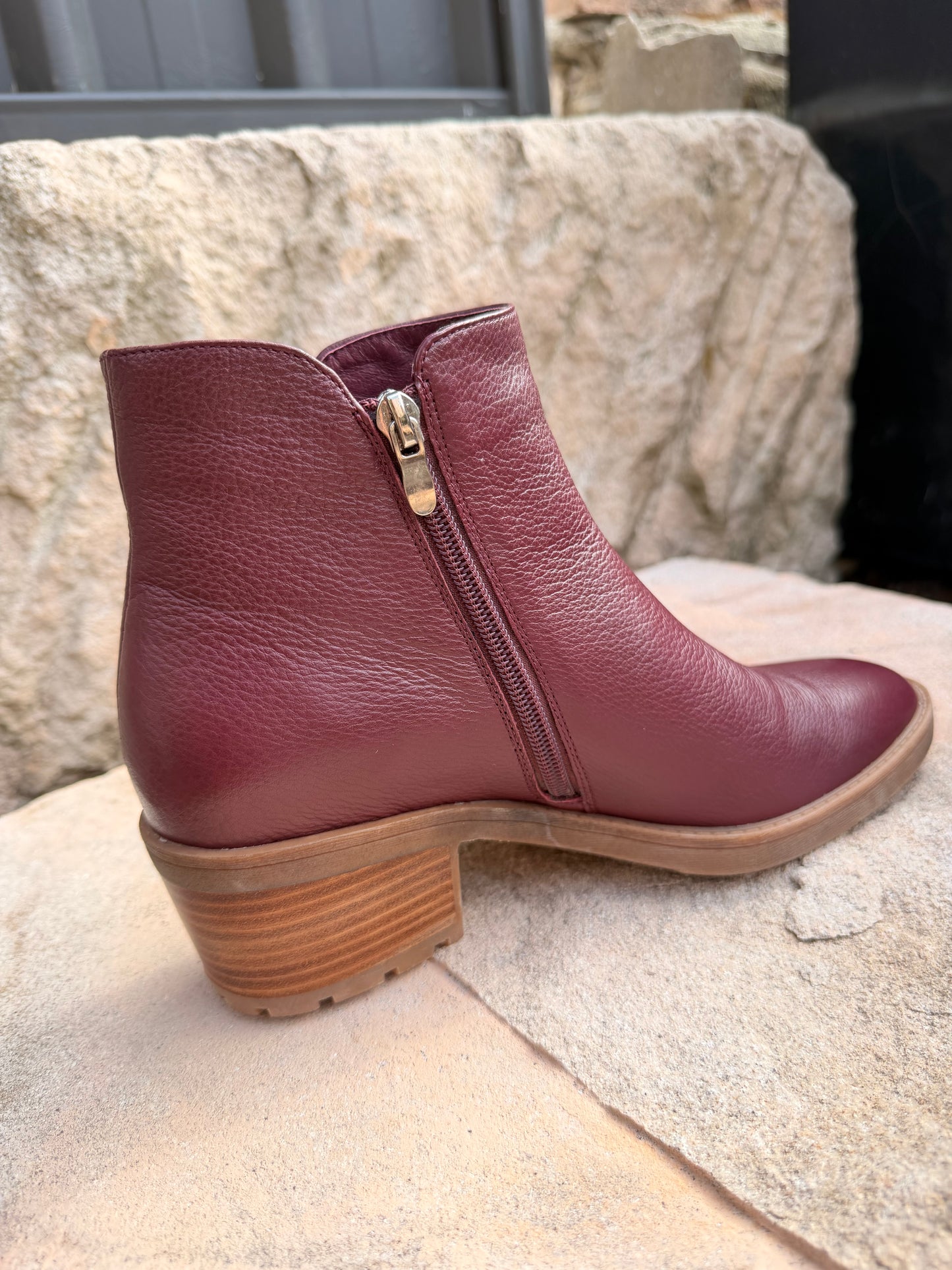 Liem - Burgundy