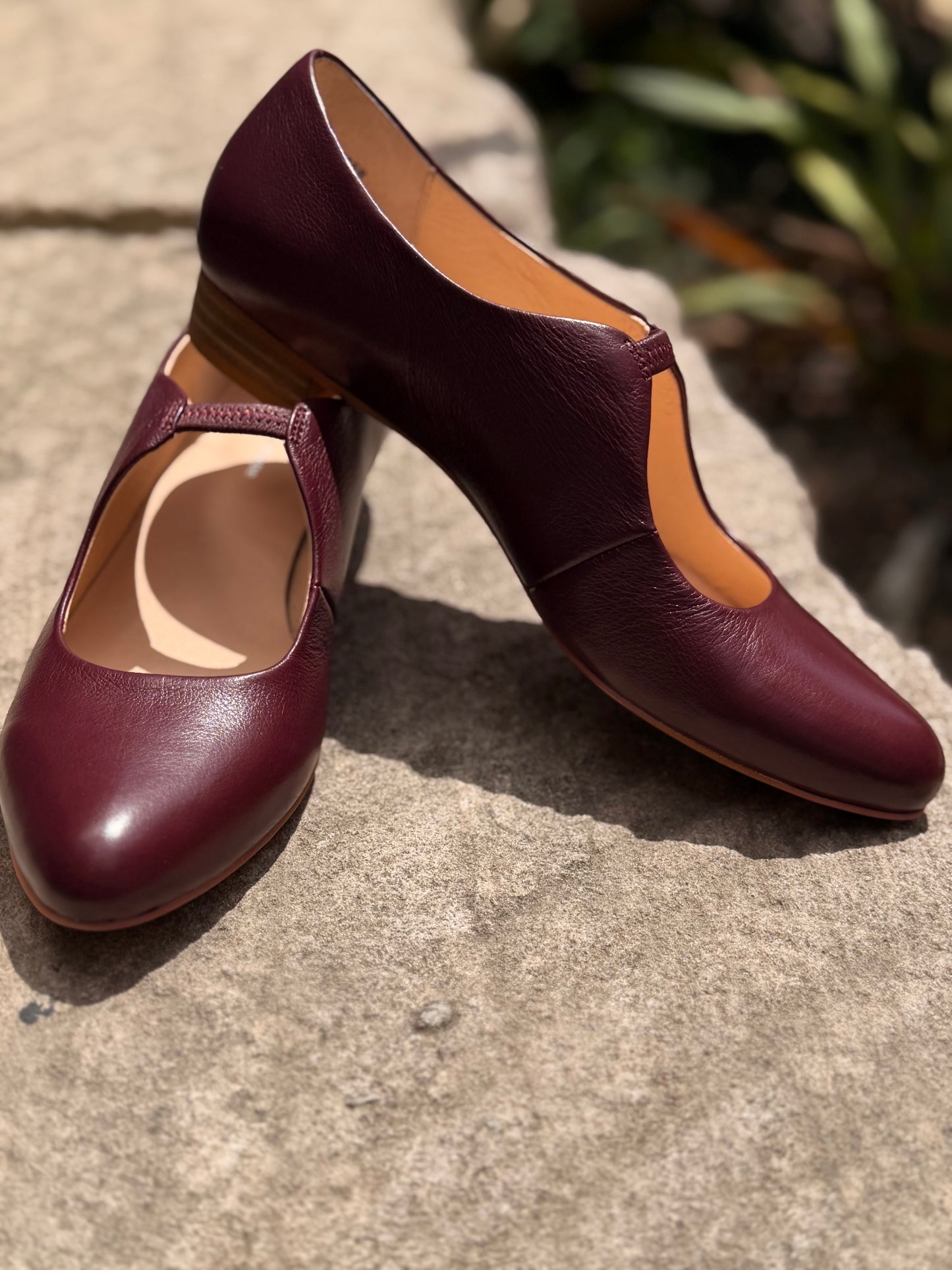 Eser - Burgundy Leather