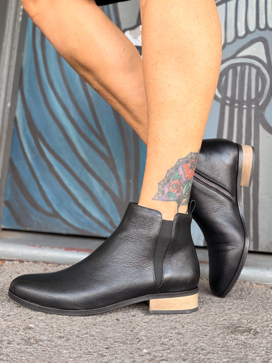 Inflict Boots - Black