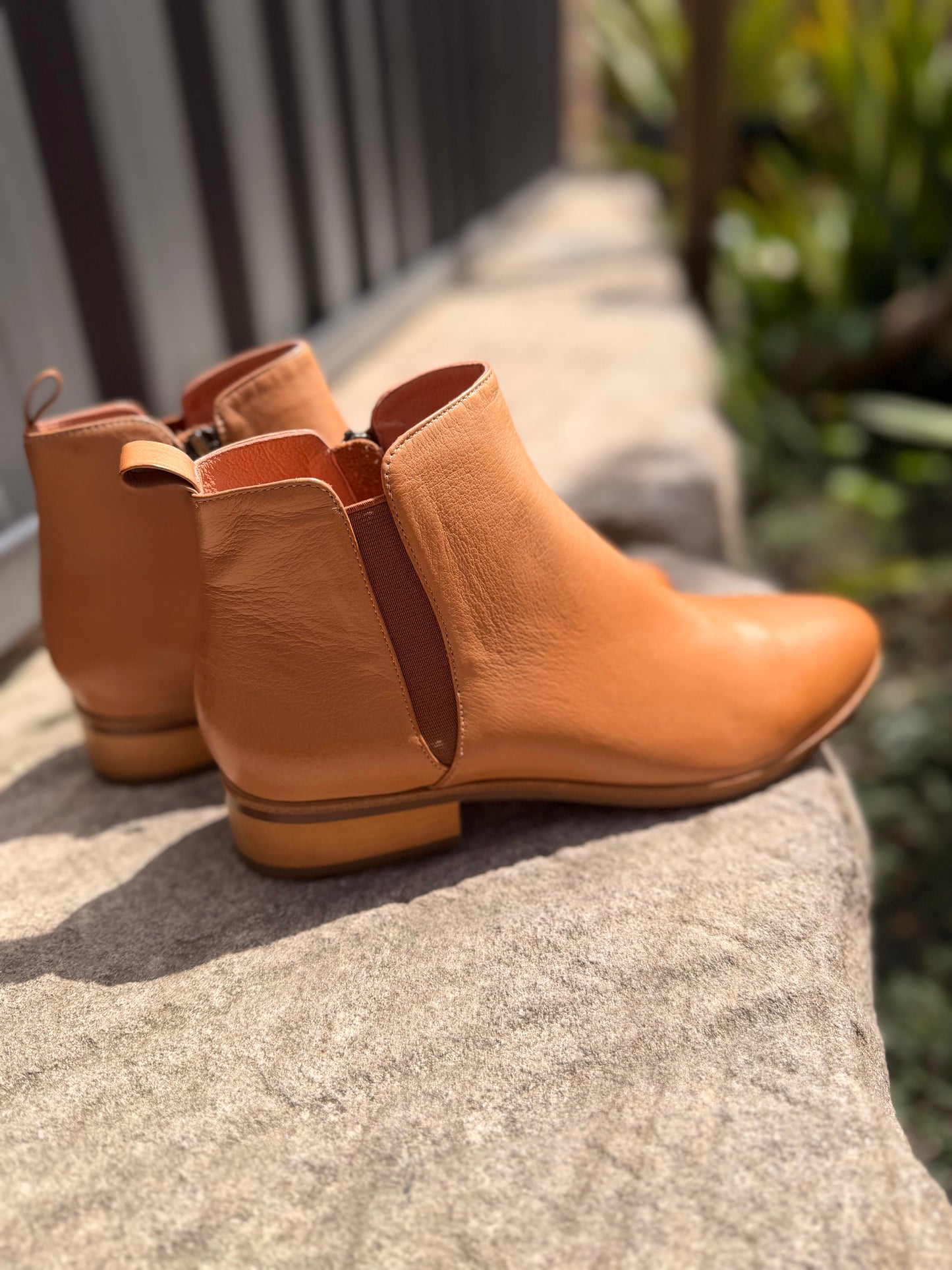 Inflict Boots - Tan