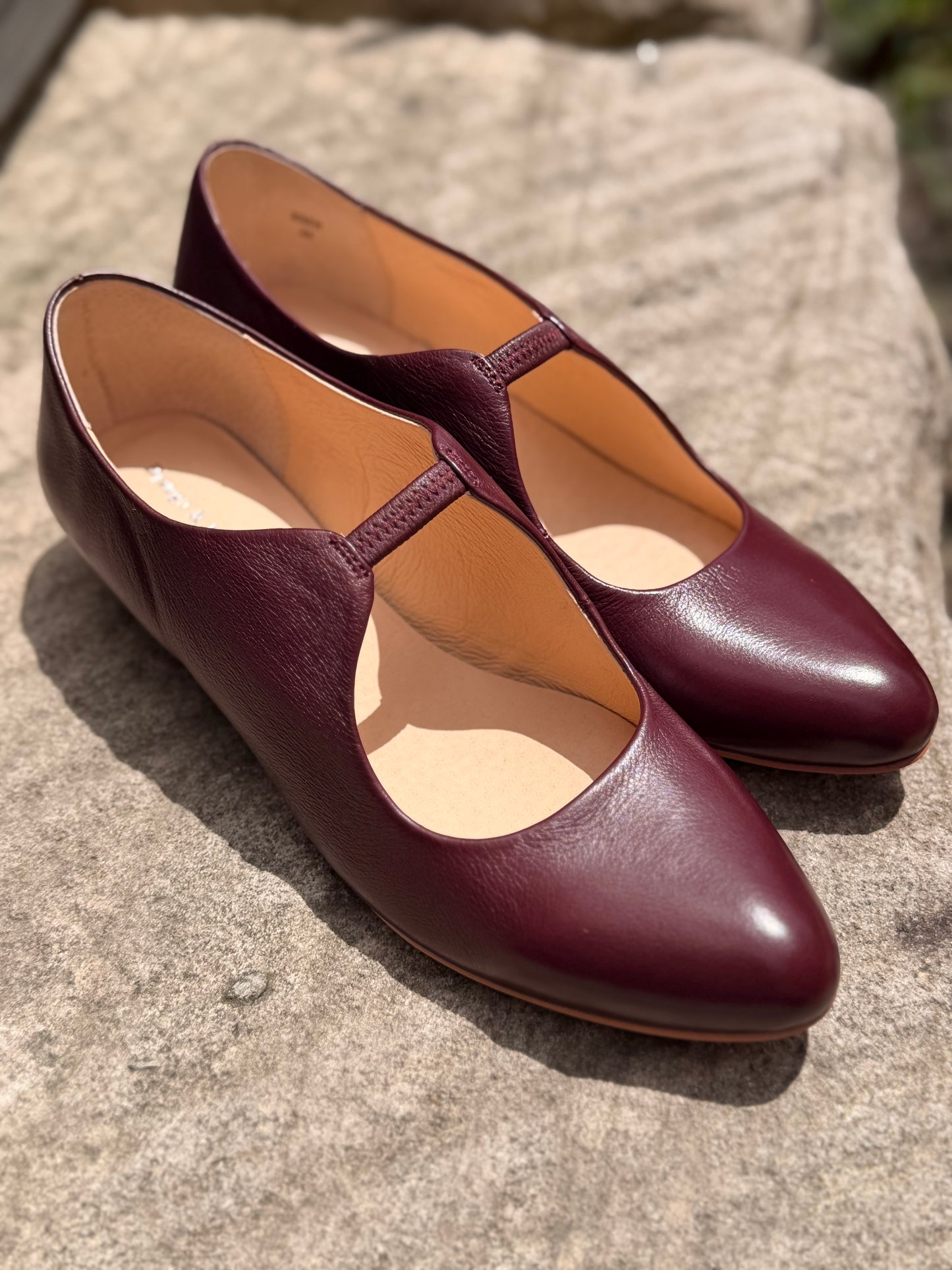 Eser - Burgundy Leather