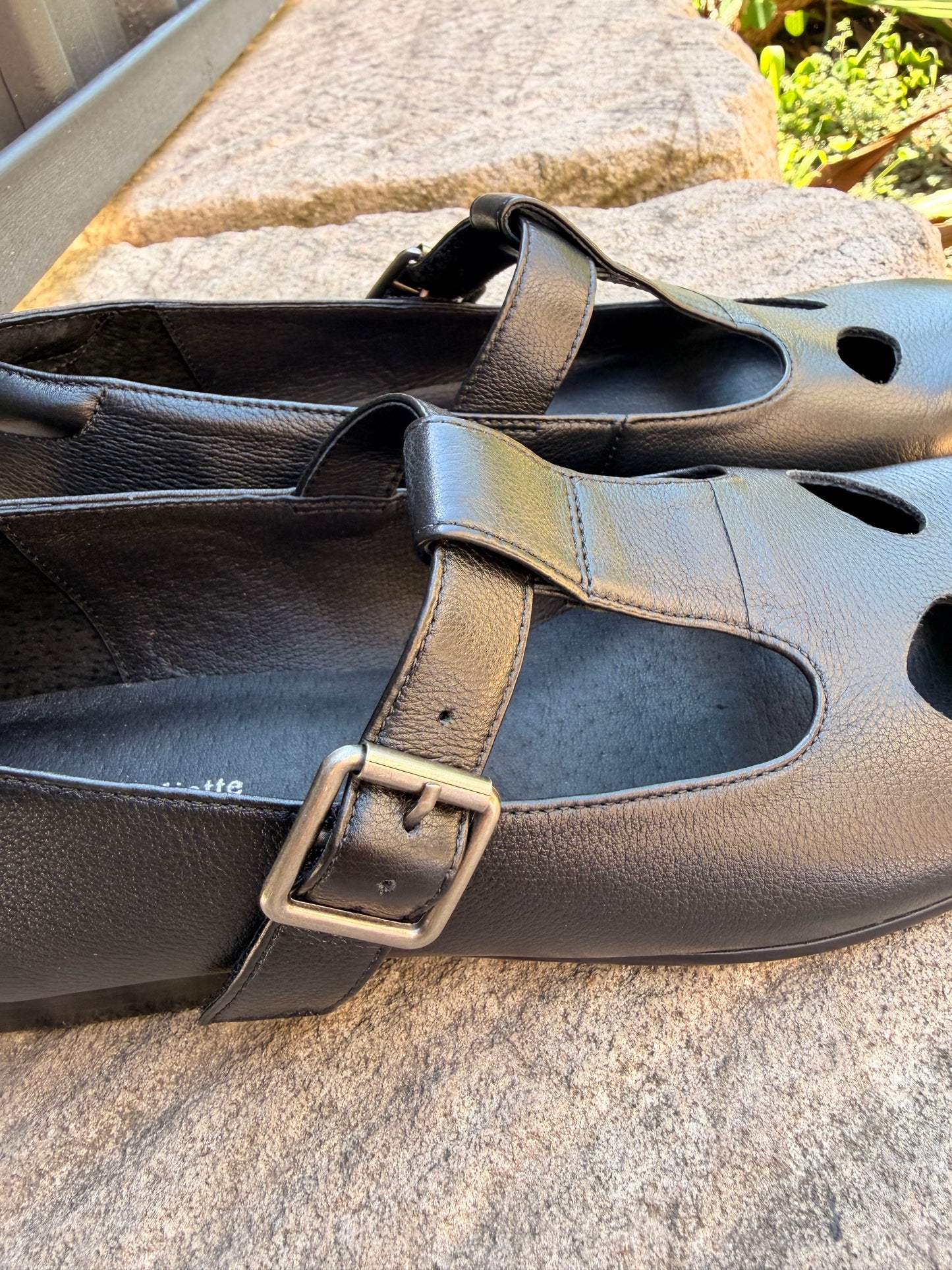 Golfie - Black Leather