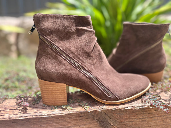 Meleche Choc Suede Boots -