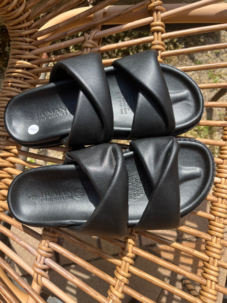 Tactful Leather Slide - Black