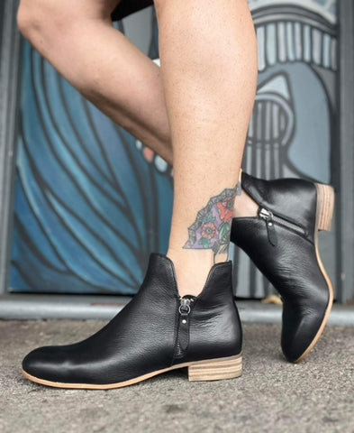 Faye Boots - Black Leather