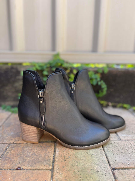 Shiannely Boots - Black/Natural